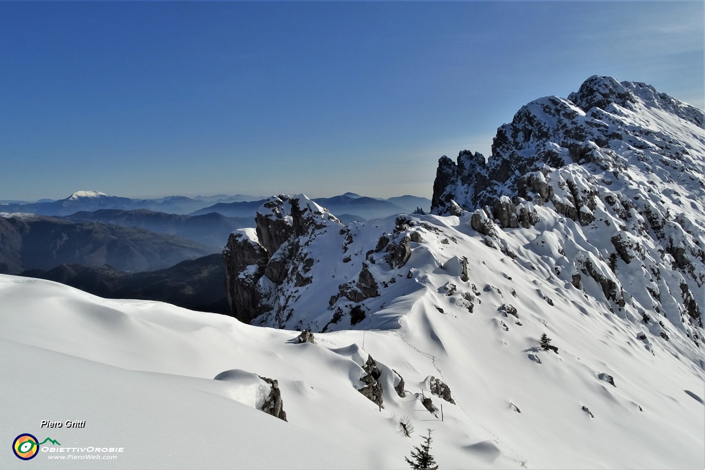 46 Vista  verso il Passo 'La forca' e Cima Alben .JPG